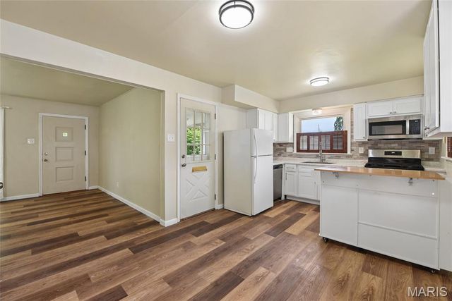 1150 Charbonnier Road, Florissant, MO 63031