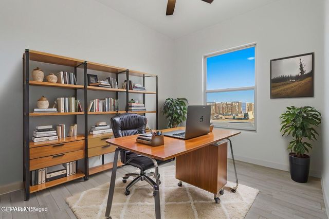 953 AQUEDUCT Avenue, El Paso, TX 79932