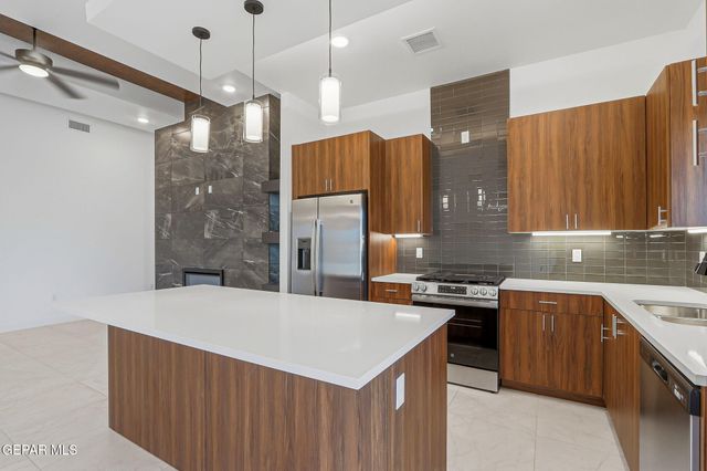 953 AQUEDUCT Avenue, El Paso, TX 79932