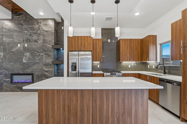 953 AQUEDUCT Avenue, El Paso, TX 79932