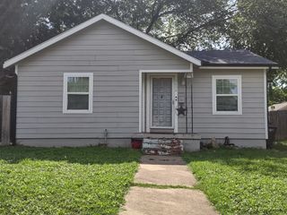 3608 Livingston Avenue, Fort Worth, TX 76110