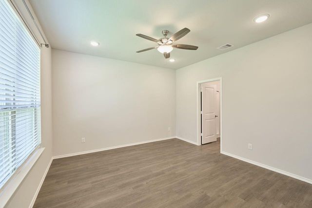 901 Chickasaw Drive, Conroe, TX 77316