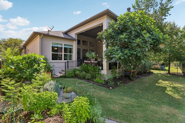 329 Mendocino LN, Austin, TX 78737