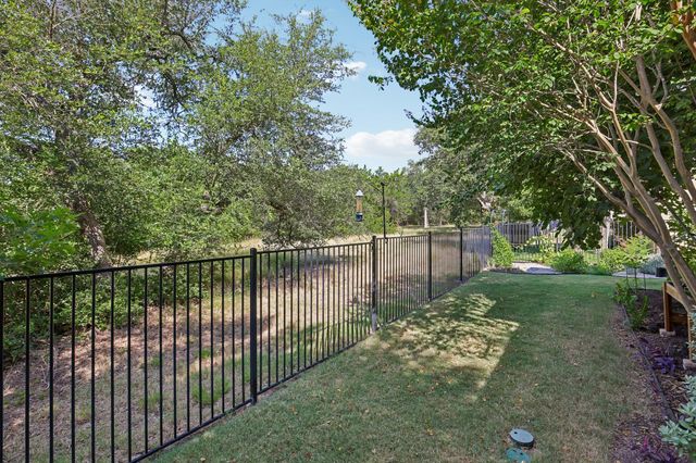 329 Mendocino LN, Austin, TX 78737