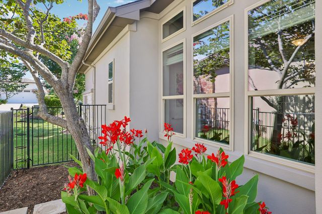 329 Mendocino LN, Austin, TX 78737