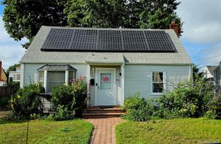 12 Robert Street, Hicksville, NY 11801