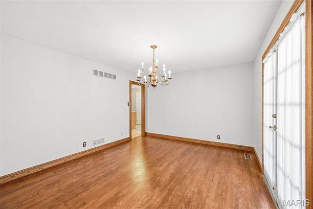 14196 Cross Trails Drive, Chesterfield, MO 63017