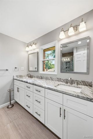 14196 Cross Trails Drive, Chesterfield, MO 63017