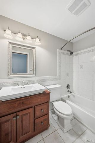 14196 Cross Trails Drive, Chesterfield, MO 63017