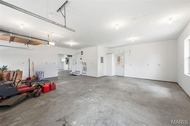 14196 Cross Trails Drive, Chesterfield, MO 63017
