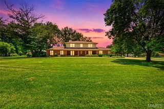 14196 Cross Trails Drive, Chesterfield, MO 63017