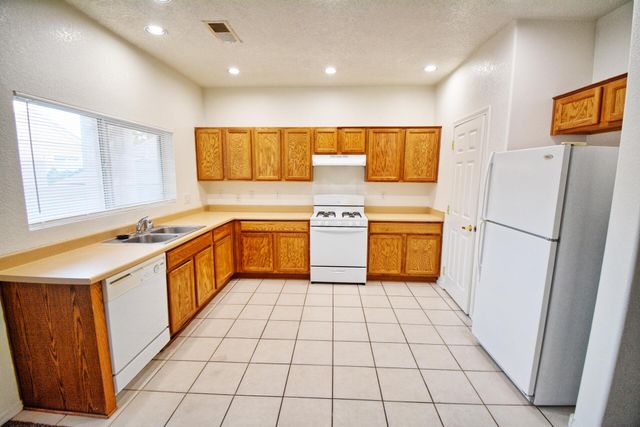 7231 Teypana Road NW, Albuquerque, NM 87114