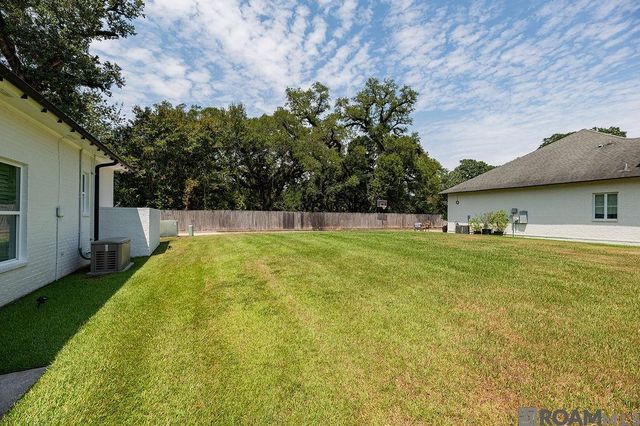 305 Casa Colina Ct, Baton Rouge, LA 70810