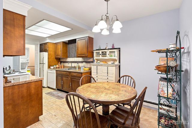 161 Pelham Lane E, Jamesburg, NJ 08831