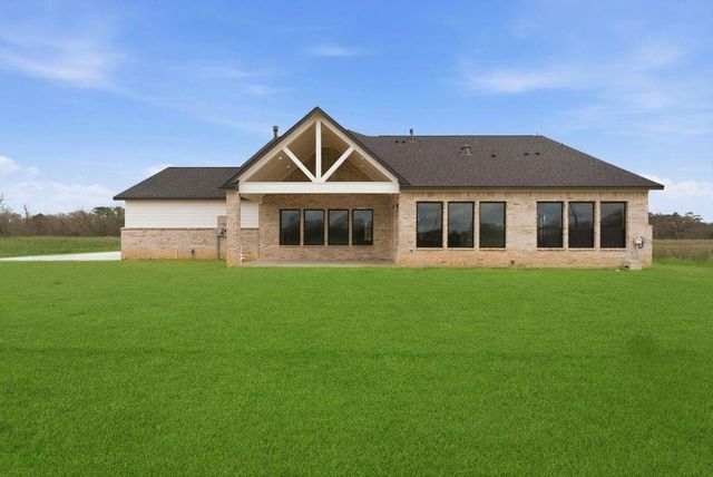 106 Hydrangea DR, Smithville, TX 78957