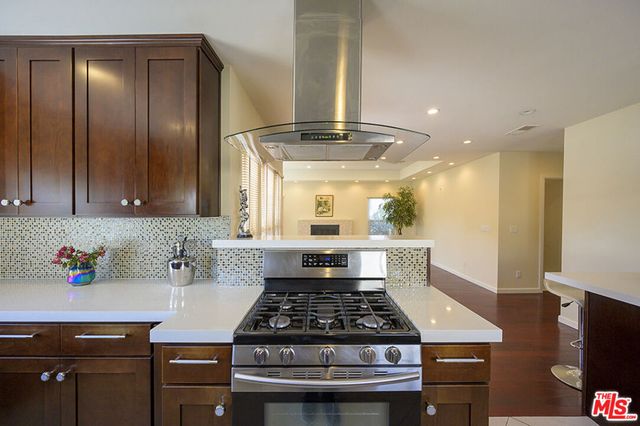 1519 Glenwood Road, Glendale, CA 91201