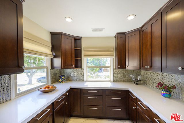 1519 Glenwood Road, Glendale, CA 91201