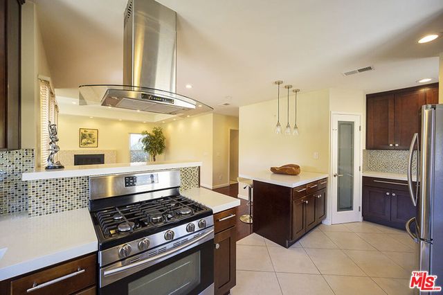 1519 Glenwood Road, Glendale, CA 91201