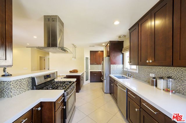 1519 Glenwood Road, Glendale, CA 91201