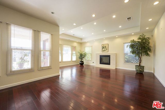 1519 Glenwood Road, Glendale, CA 91201