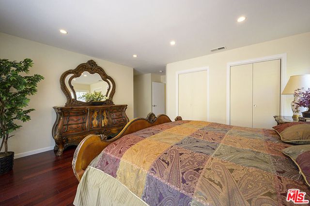 1519 Glenwood Road, Glendale, CA 91201