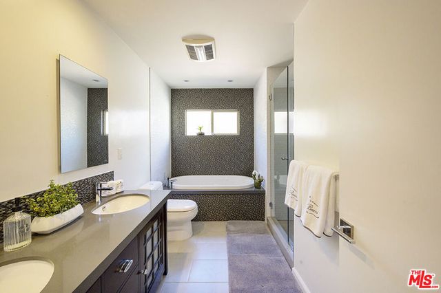 1519 Glenwood Road, Glendale, CA 91201