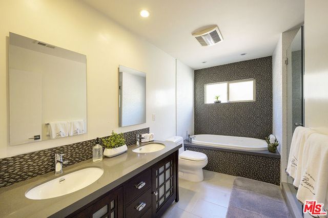 1519 Glenwood Road, Glendale, CA 91201