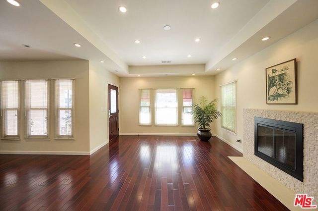 1519 Glenwood Road, Glendale, CA 91201