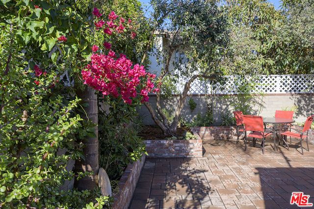 1519 Glenwood Road, Glendale, CA 91201