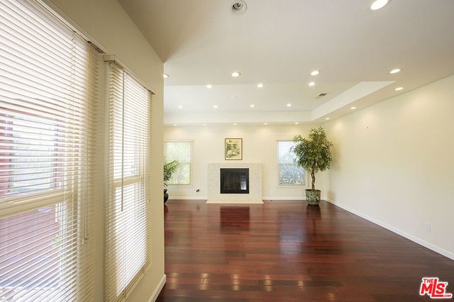 1519 Glenwood Road, Glendale, CA 91201