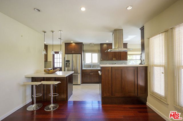 1519 Glenwood Road, Glendale, CA 91201