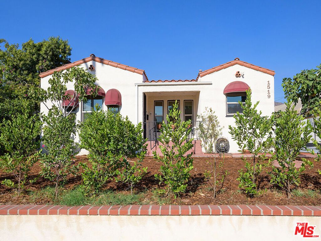 1519 Glenwood Road, Glendale, CA 91201