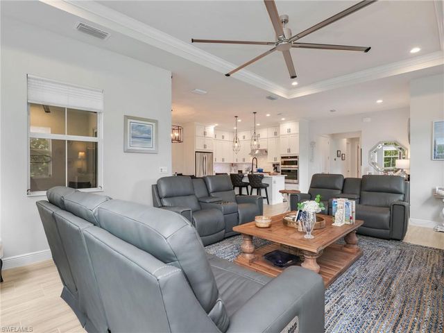 8958 Saint Lucia DR, Naples, FL 34114