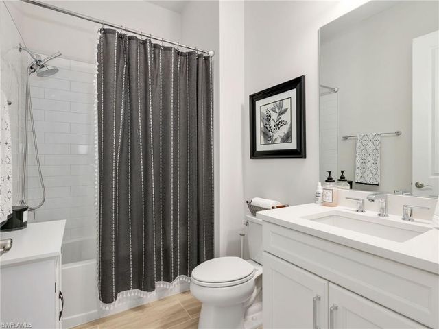 8958 Saint Lucia DR, Naples, FL 34114