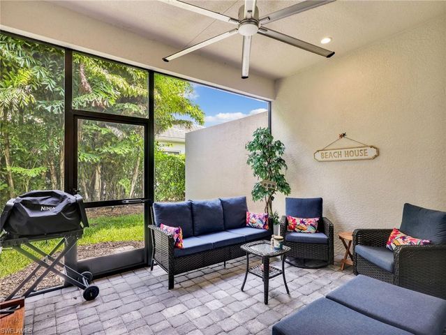 8958 Saint Lucia DR, Naples, FL 34114
