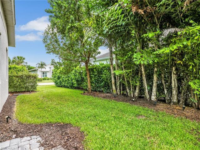 8958 Saint Lucia DR, Naples, FL 34114