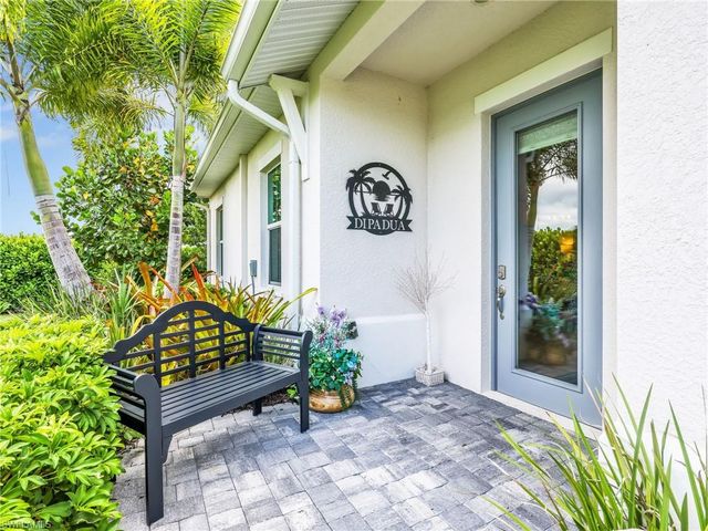 8958 Saint Lucia DR, Naples, FL 34114