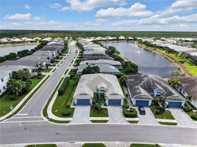 8958 Saint Lucia DR, Naples, FL 34114