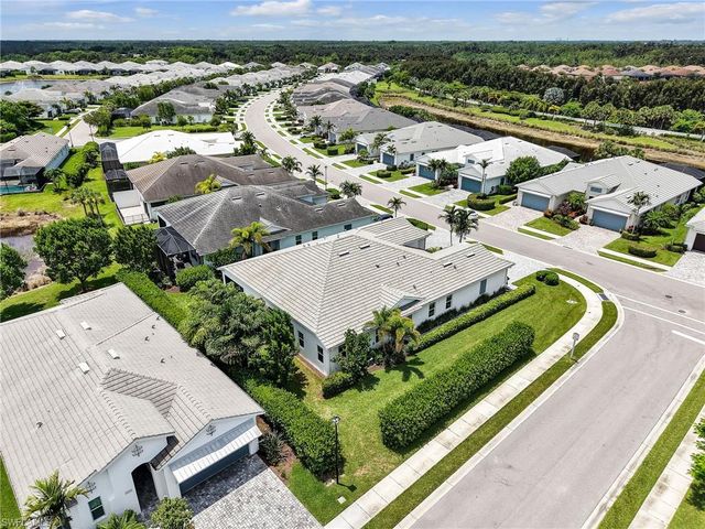 8958 Saint Lucia DR, Naples, FL 34114
