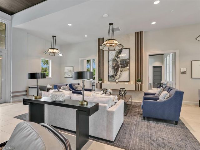 8958 Saint Lucia DR, Naples, FL 34114