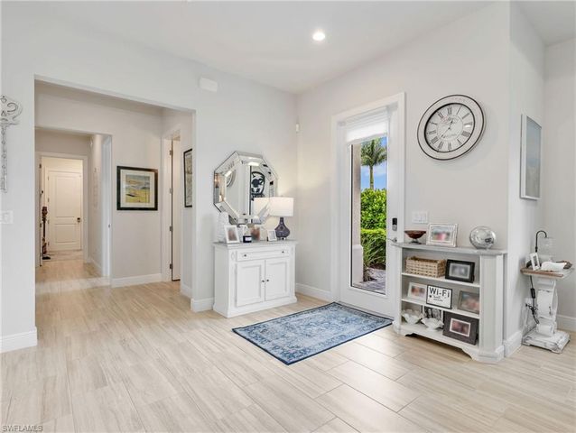 8958 Saint Lucia DR, Naples, FL 34114