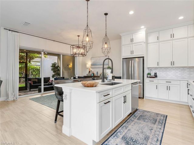 8958 Saint Lucia DR, Naples, FL 34114