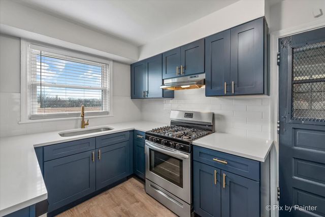 2721 W Berwyn Avenue 2, Chicago, IL 60625