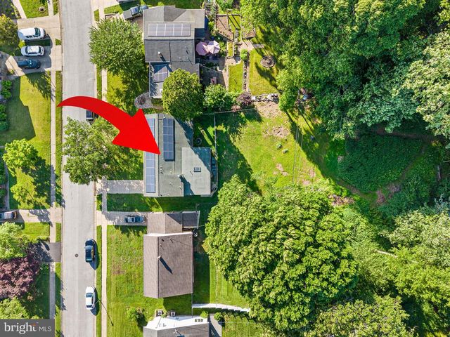 2012 WILDWOOD DR, Wilmington, DE 19805