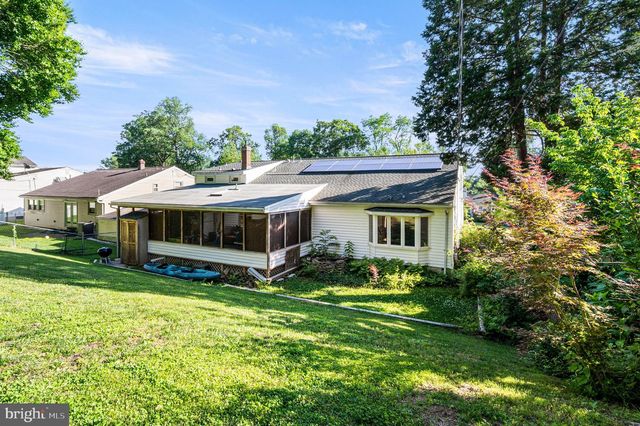2012 WILDWOOD DR, Wilmington, DE 19805