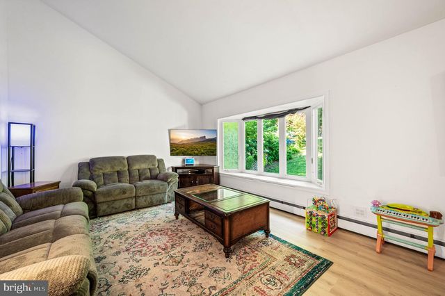 2012 WILDWOOD DR, Wilmington, DE 19805