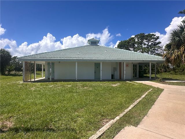 8900 Seventh Avenue, Sebastian, FL 32976