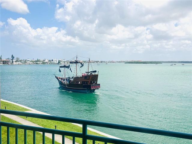1 KEY CAPRI 213E, Treasure Island, FL 33706