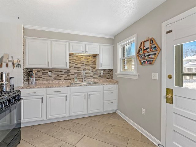 438 SHENLEY Drive, Erie, PA 16505