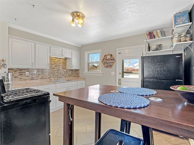 438 SHENLEY Drive, Erie, PA 16505